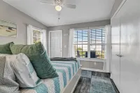 The Scooby Shack-A fully remodeled home with private neighborhood beach access!