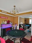 NFL House – 1Train Ride Away-7Min to Train Station, 8-Guests, 4-BRDs, Game Room Hotel a Redan