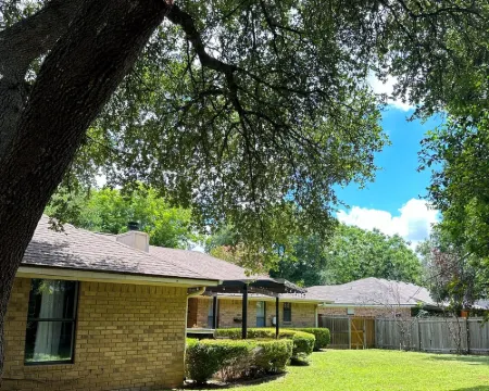 The Ruth House - 9 Miles to Magnolia & Baylor Hotels in Hewitt