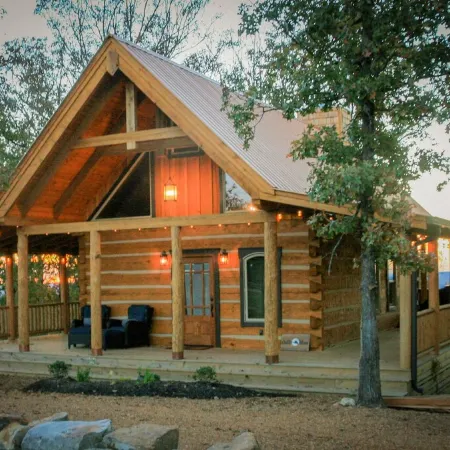 NEW Owl and Moon Romantic Cabin Majestic Views for Miles Fireplace and Hottub
