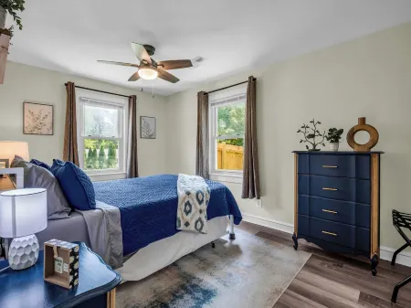 Pet-Friendly, Convenient Cabin Minutes from Downtown Hendersonville