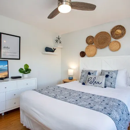Modern Kihei Resort 2 Bedroom, 2 Bath Condo with AC - Steps to the Beach
