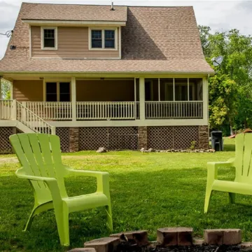 Cozy retreat in Damascus on the AT and Creeper Trail. Pet Friendly!