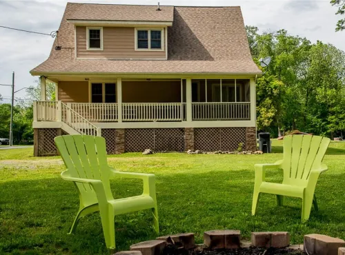 Cozy retreat in Damascus on the AT and Creeper Trail. Pet Friendly!