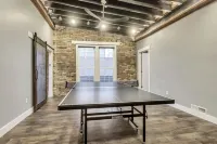 Walk to Metro, Convention Center, Restaurants, Nightlife, No Car needed!