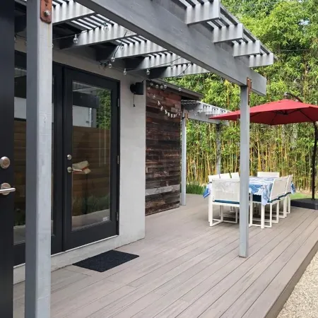 Ideal location, Minutes to Beach & Abbott Kinney, lots of parking