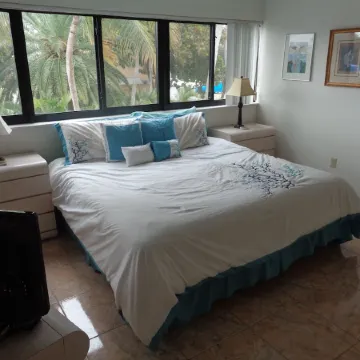 Oceanfront Property in Kawama Tower with Elevator, Lagoon and 2 Heated Pools