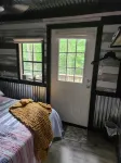 Enchanted Forest tiny house mountain views remote  private Norris Lake 2.7 miles