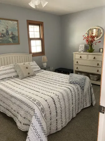 Half mile to Deadwood Main Street, trolley & trail close by, quiet neighborhood Отели в г. Лоренс