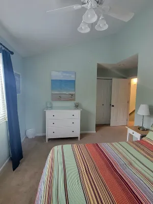 Your home away from home! A few minutes walk to the beach w/ pool & tennis