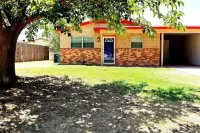 Let D's Cozy Cottage Provide a Comfortable Stay! Hotels in Big Spring