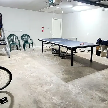 Rogers Retreat, Dog Friendly, Cozy Home. Close to Walmart Amp, Downtown Rogers