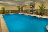 Hampton Inn Cleveland - Pools