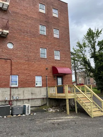 Unique downtown stay in historical building just minutes to Luray Caverns