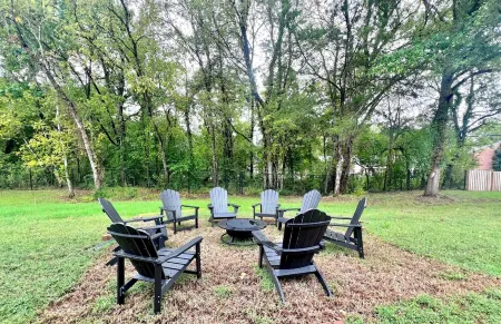 Family Friendly - <1 Mile to Campus