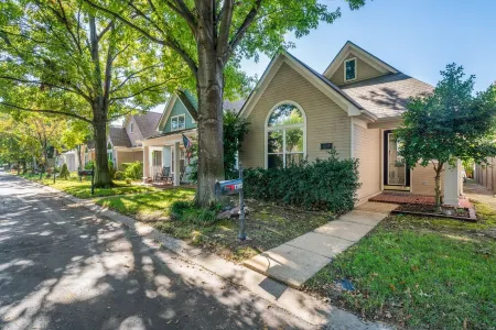 Beautiful Mud Island Home - Minutes From Downtown! Отели рядом с достопримечательностью «Memphis Cook Convention Center»