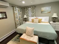 Winter Lakeside Retreat on Locke Lake — Stunning Views & Private Hot Tub Hotels in Barnstead