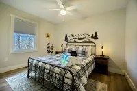 Close to Downtown Waynesville with Hot Tub/Peloton/Fire Pit/WiFi