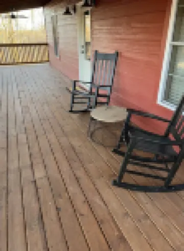 Peaceful Cozy Cabin 10 minutes from Historic downtown Madison