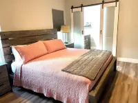 Open floor plan w/private pool! 2mi to Stadium/Shopping/Food - 3-Star