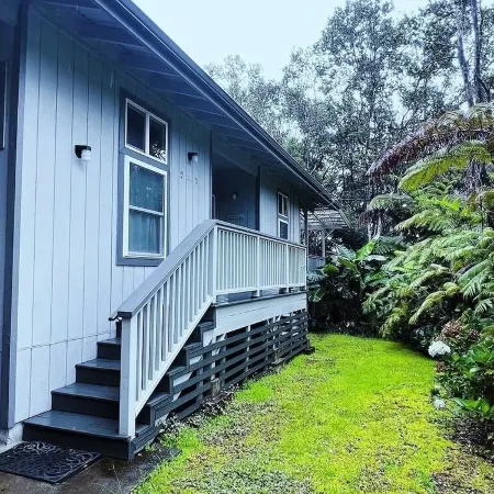 Hale Malie - a peaceful rainforest retreat minutes from Volcano National Park!