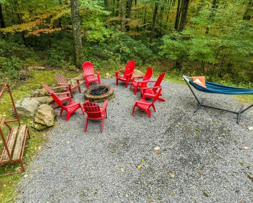 Private retreat with Nature at its best! Hot Tub, Lake & ski, Arcade & Games. Hotels in Garrett County