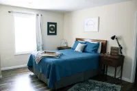 Quiet Cottage on acreage and small lake - 18yrs+