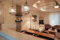 Modern Cottage Style Apt-King Bed near UTRGV & DHR
