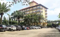 Narita Hotel Tangerang - Bãi đậu xe
