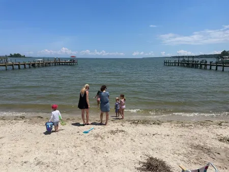 The Little Blue Cottage - Topping : Waterfront!