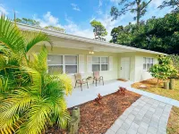 Riverside Retreat - 3 Kayaks, minutes from the beach, shops and great food!