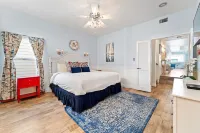 Stylish 2-Story 3BR Beach Condo with Rooftop Deck!