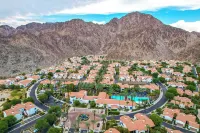 Modern King 2Br/2BA Legacy Villa Near Main Pool