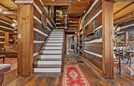 Historic 200 year old 3-bedroom log house with WiFi and AC in charming Winesburg