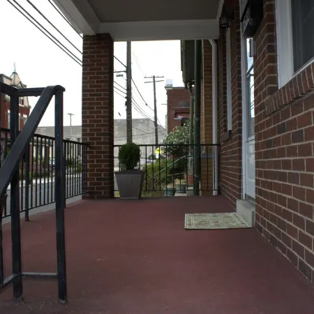 Charming 3-Bedroom House with Wi-Fi and AC Near Downtown Pittsburgh