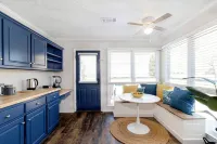 Stylish 5Br Split-Level Spacious Oasis w/Pool, BBQ & Game Room