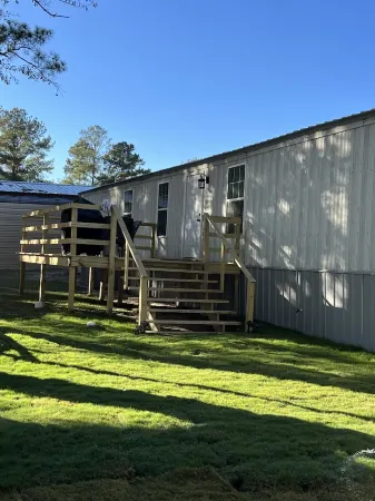 “LOTS OF FUN LAKE HOUSE” in WHITE OAK SHORES!!!