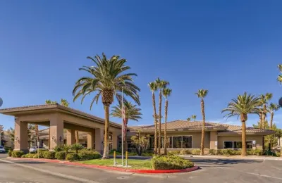Bohemian vibe* Resort style 3 bed 2 bath condo* FREE Wifi and assigned parking Hotels near The Arroyo Market Square