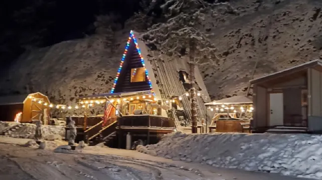 Private lakeside A-frame cabin w/ hot tub, beach, docks, games... 4 season fun!