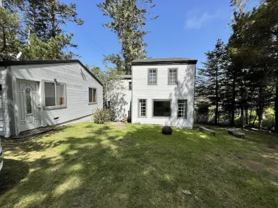 River Rock Beach House, Irish Beach private access