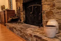 Quiet Cottage on Five+ Acres of Woods Close to All That BerkeleySprings Offers