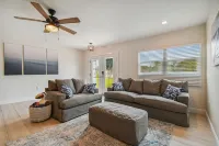 Sunset Oasis - Private Heated Pool Home Near Beach, Sponge Docks, Tarpon Springs