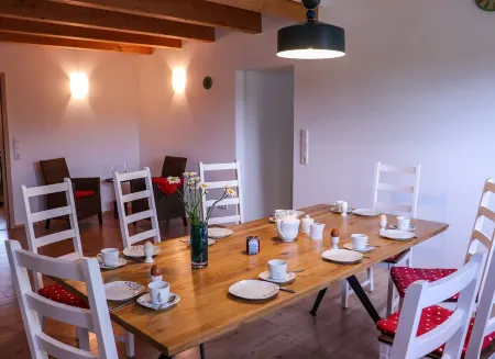 Large vacation apartment, wonderful view of the countryside, approx. 6 km from Lake Constance