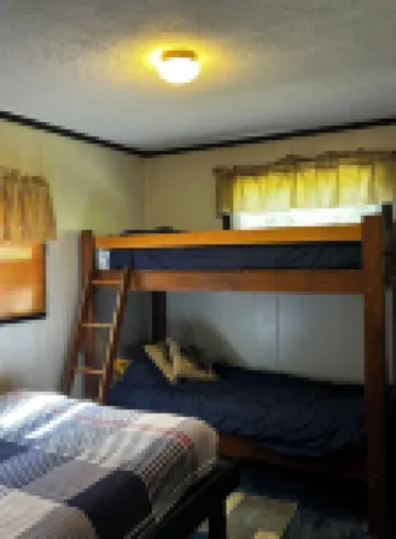 Rustic cabin near recreational, ATV and fishermans dream.