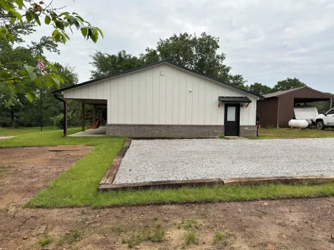 LaMar-a-Lago is a beautiful new home minutes from Lake Tenkiller