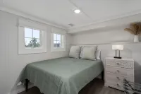 Oceanside Cottage Steps from the Beach!  The Gray Sandcastle!