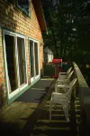 River Ellis Chalet: Cozy Chalet w private Jacuzzi & access to Swimming Pool