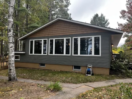 4 Seasons Superior Beach House