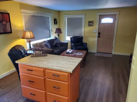 Enjoy All the Amenities the Oregon Coast Has to Offer Отели рядом с достопримечательностью «Санд Мастер Парк - Сандбординг»