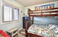 Beachfront Oceanside Condo. Incredible view: Channel Marker